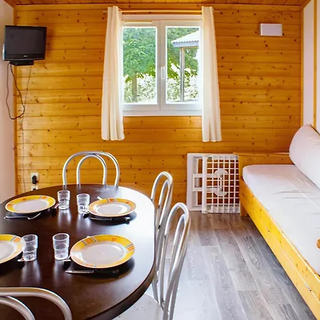 Escape Near بيت للعطل *