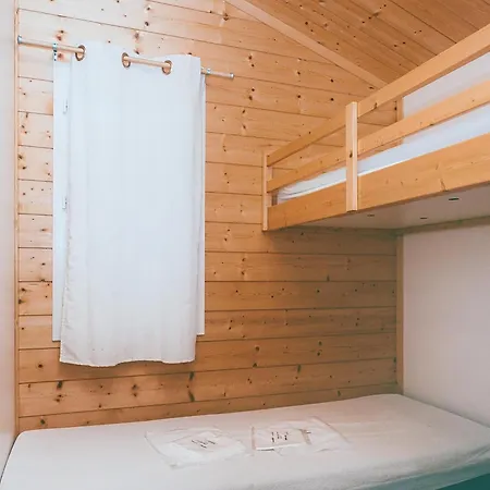 Escape Near مونكلار دو كيارْسي