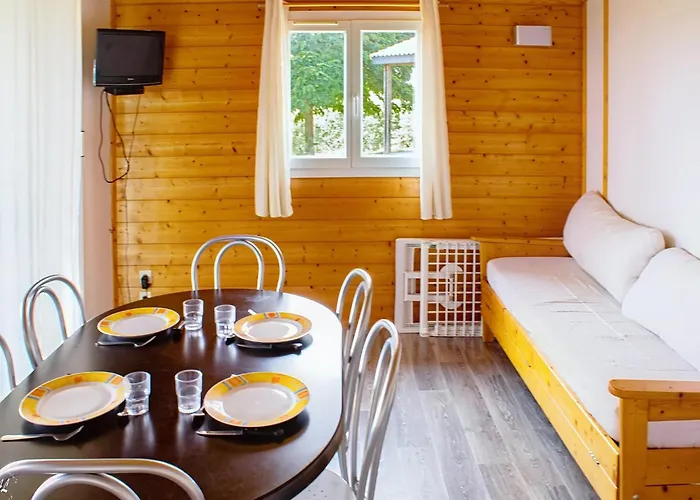 Escape Near بيت للعطل *