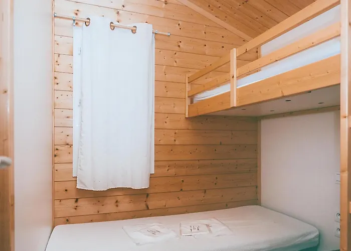 Escape Near مونكلار دو كيارْسي