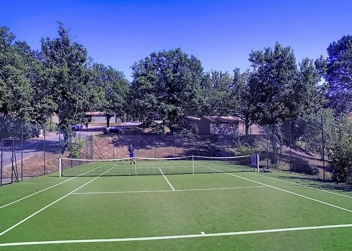 Escape Near * مونكلار دو كيارْسي