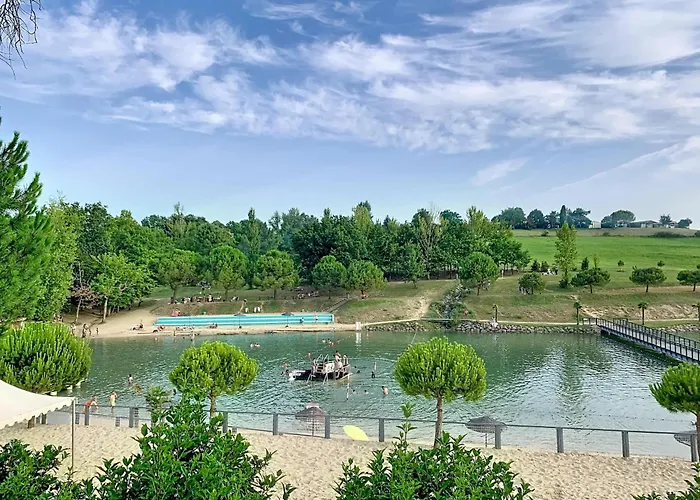 Escape Near مونكلار دو كيارْسي