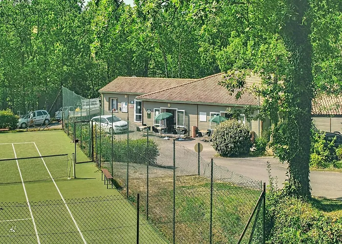 Escape Near مونكلار دو كيارْسي