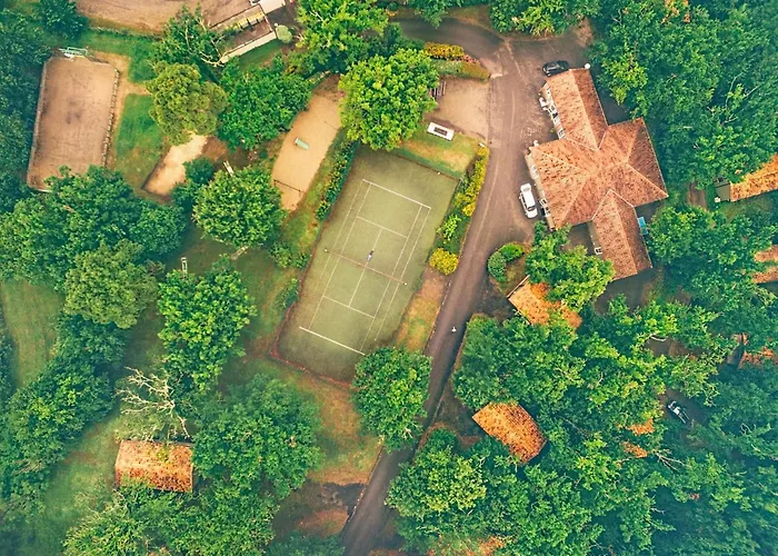 Escape Near * مونكلار دو كيارْسي