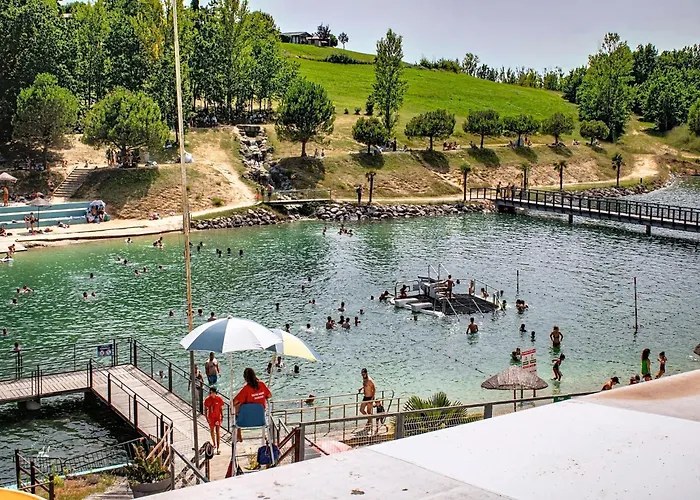 Escape Near بيت للعطل